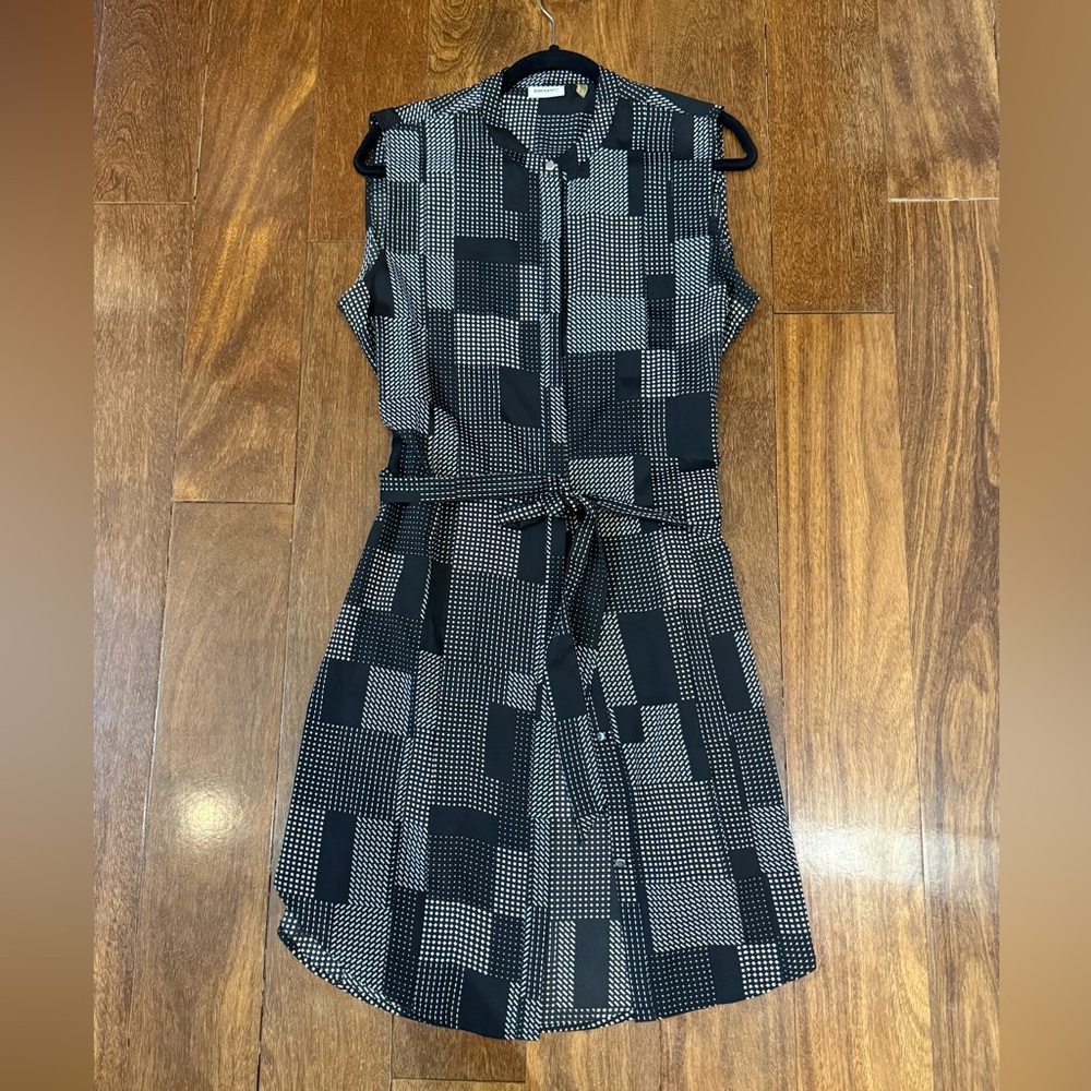 DKNYC Black and White Sleeveless Button up Dress